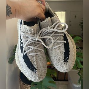 Yeezy Boost 350 V2 in color SLATE